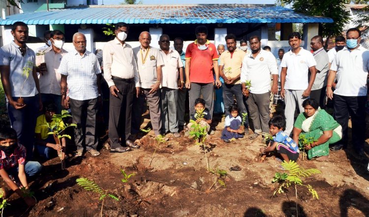 வள்ளுவர் காலனி பகுதியில் "நகருக்குள் வனம்" உருவாக்கும் பணி
